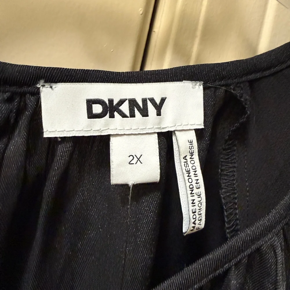 NWT Vintage DKNY Black Satin Bubble Sleeve Blouse - Split Neck Top 2XL - Picture 4 of 7
